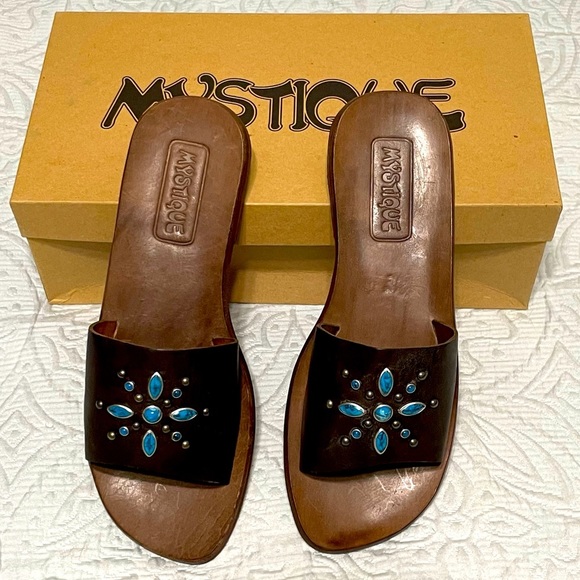 MYSTIQUE embellished studded brown leather slide sandals NIB size 7 - Picture 4 of 8